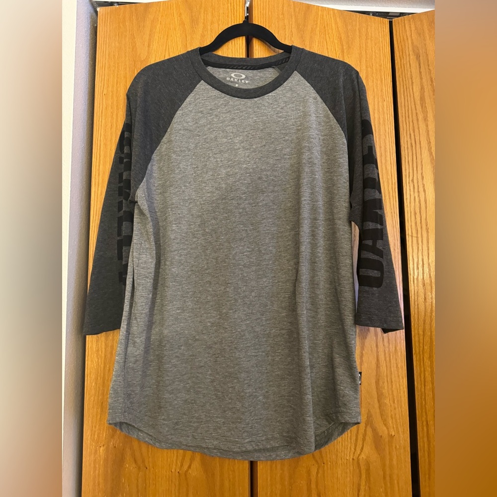 Oakley shirt